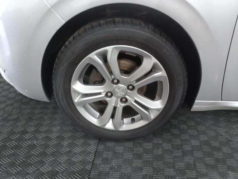 Occasion PEUGEOT 208 1.4 HDi FAP Style 5p 2015 Gris 8990 € à Lesménils
