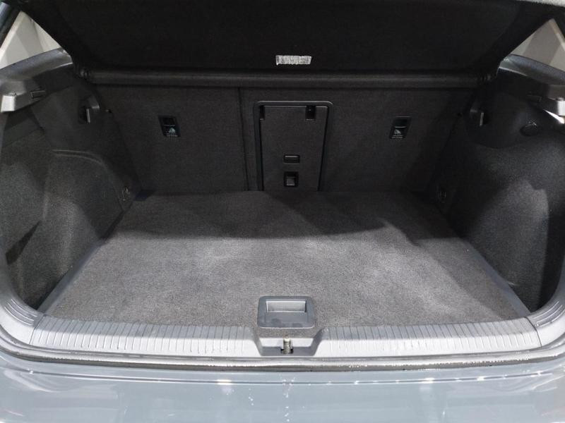 Used VOLKSWAGEN Golf 1.0 eTSI OPF 110ch Life DSG7 2020 Gris € 17490 in Lesménils