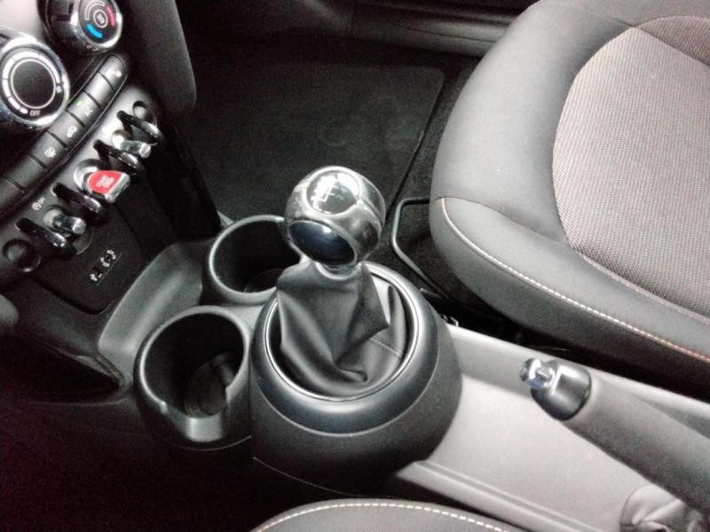 Occasion MINI Mini 5 Portes One 102ch 2015 Noir 8490 € à Lesménils