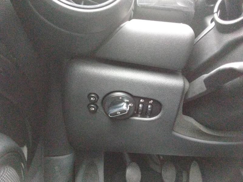 Occasion MINI Mini 5 Portes One 102ch 2015 Noir 8490 € à Lesménils