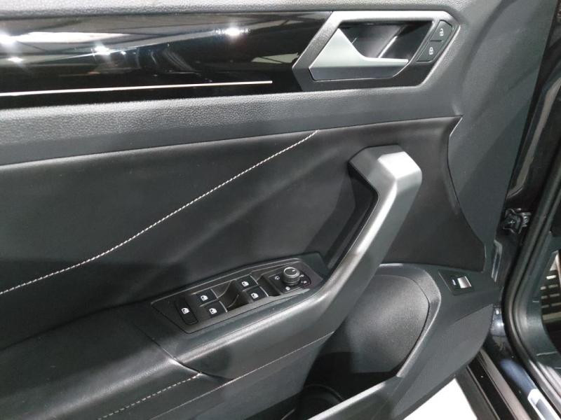 Used VOLKSWAGEN T-Roc 1.5 TSI EVO 150ch R-Line DSG7 2023 Noir Intense nacrée € 27490 in Lesménils