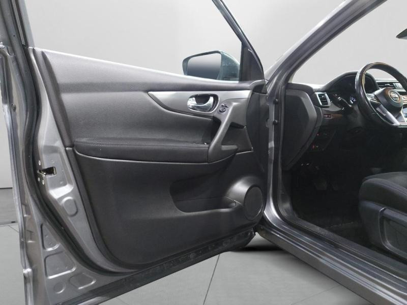 Used NISSAN Qashqai 1.2L DIG-T 115ch N-Connecta Xtronic 129g 2018 Gris Squale € 12990 in Lesménils