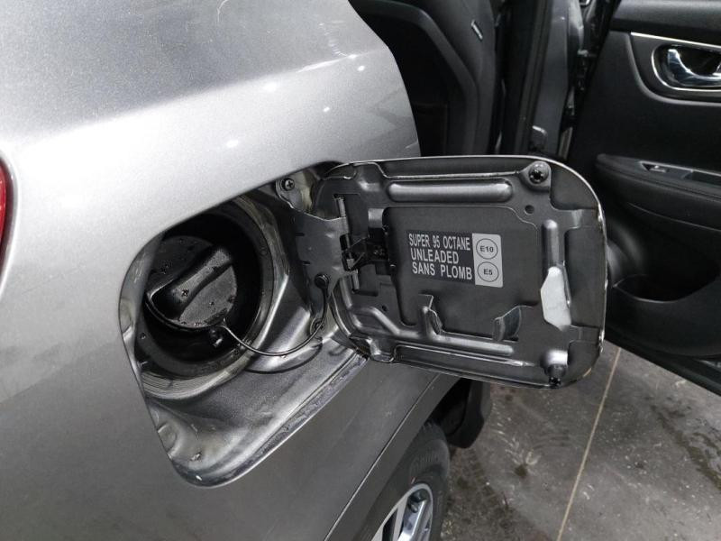 Used NISSAN Qashqai 1.2L DIG-T 115ch N-Connecta Xtronic 129g 2018 Gris Squale € 12990 in Lesménils