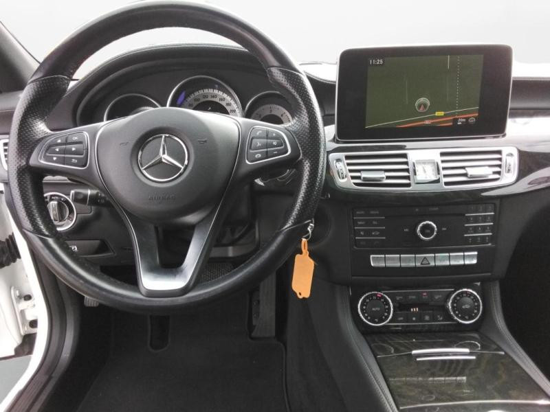 Used MERCEDES-BENZ CLS Shooting Brake 350 d CLS 2017 Blanc diamant brillant designo € 21990 in Lesménils