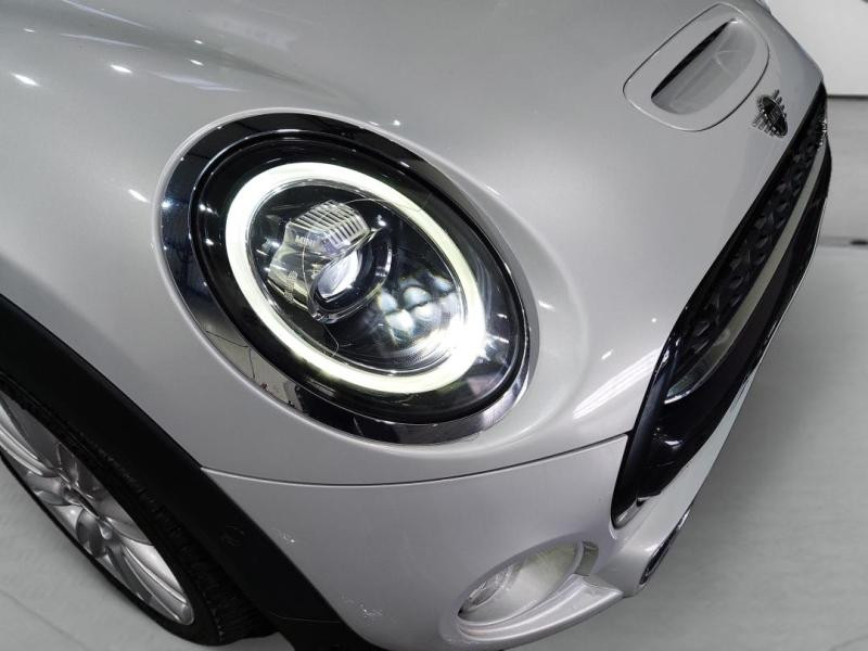 Occasion MINI Cabrio Cooper S 192ch Exquisite BVA7 Euro6d-T 2018 White Silver 17490 € à Lesménils