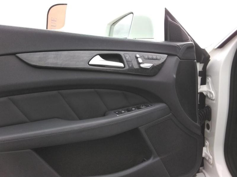 Used MERCEDES-BENZ CLS Shooting Brake 350 d CLS 2017 Blanc diamant brillant designo € 21990 in Lesménils