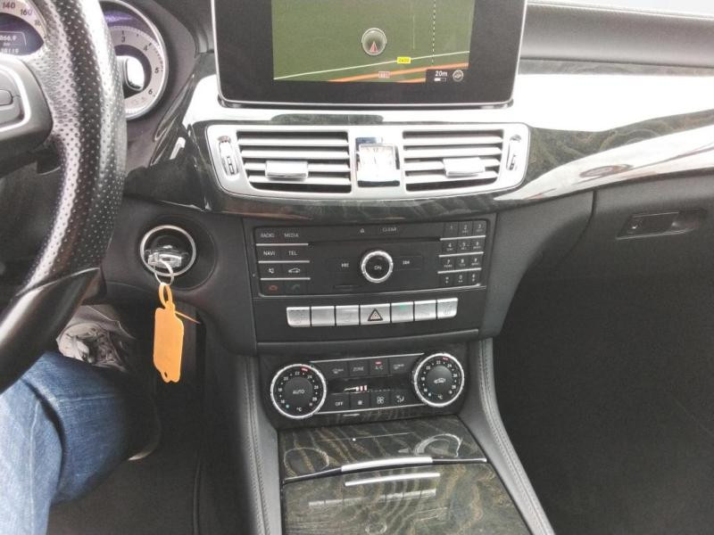 Used MERCEDES-BENZ CLS Shooting Brake 350 d CLS 2017 Blanc diamant brillant designo € 21990 in Lesménils