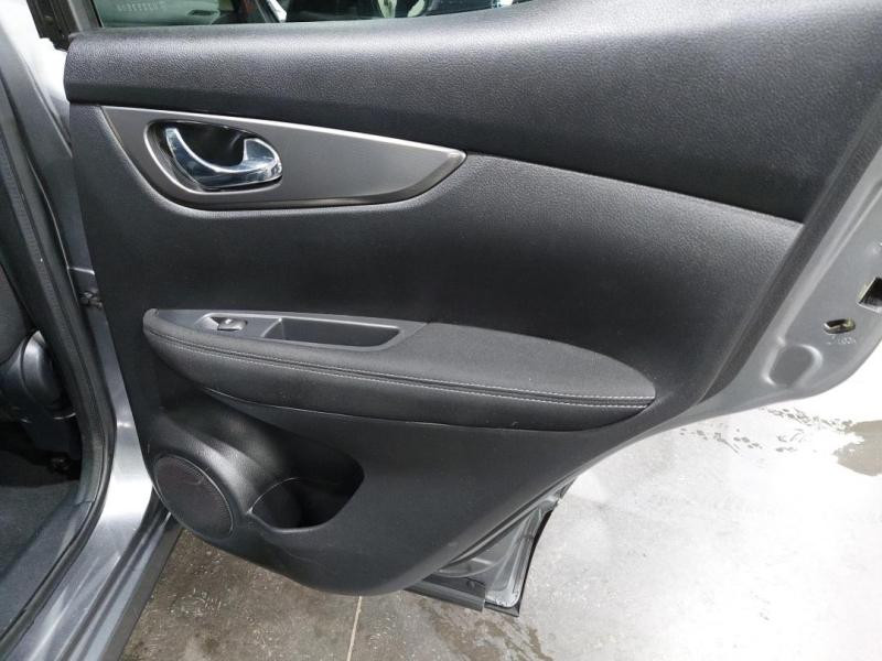 Used NISSAN Qashqai 1.2L DIG-T 115ch N-Connecta Xtronic 129g 2018 Gris Squale € 12990 in Lesménils