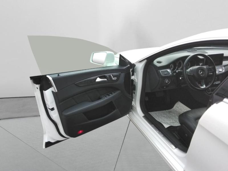 Used MERCEDES-BENZ CLS Shooting Brake 350 d CLS 2017 Blanc diamant brillant designo € 21990 in Lesménils