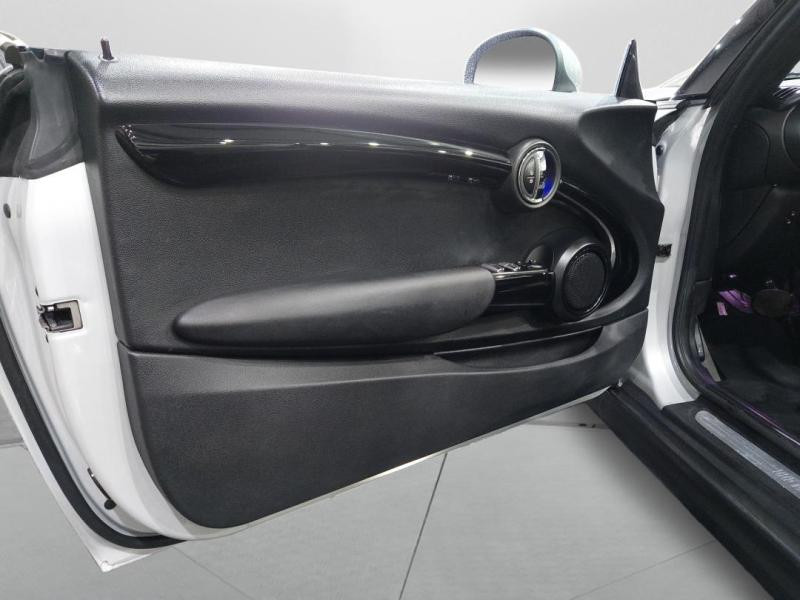 Occasion MINI Cabrio Cooper S 192ch Exquisite BVA7 Euro6d-T 2018 White Silver 17490 € à Lesménils