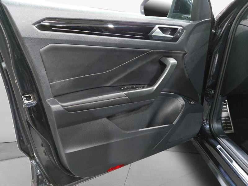 Used VOLKSWAGEN T-Roc 1.5 TSI EVO 150ch R-Line DSG7 2023 Noir Intense nacrée € 27490 in Lesménils