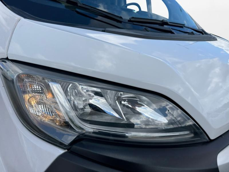 Used PEUGEOT Boxer Fg 333 L2H2 2.2 BlueHDi S&S 140ch Premium 2022 Blanc Icy € 18490 in Lesménils
