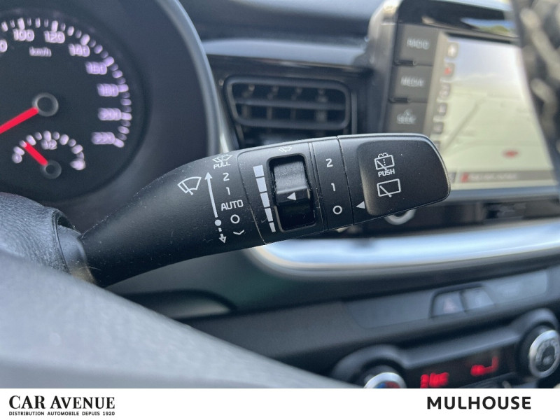 Used KIA Stonic 100 Design Caméra GPS CarPlay Garantie 08/27 2020 Rouge Grenadine € 15500 in Mulhouse