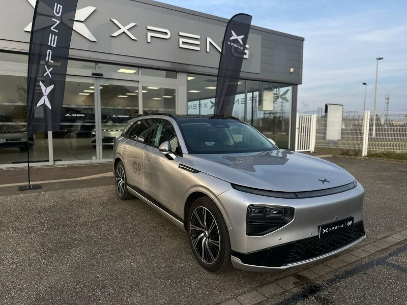 Used XPENG G9 Performance 551ch 4x4 520kms d'autonomie recharge rapide -20min 2024 Silver Frost € 59990 in Mulhouse