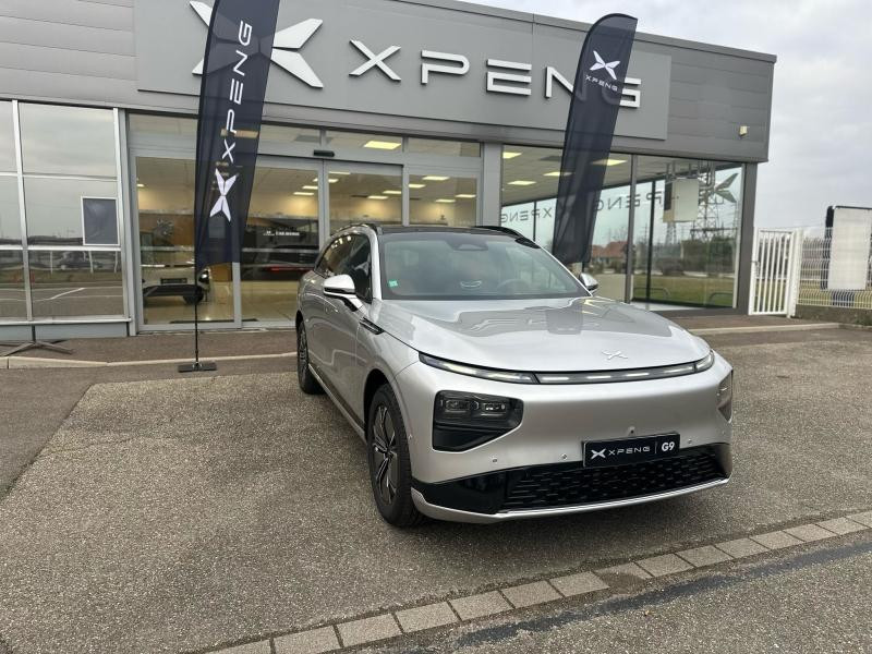 Occasion XPENG G9 Standard pack premium dynaudio attelage 460 km d'autonomie recharge 20min 2024 Silver Frost 51990 € à Mulhouse