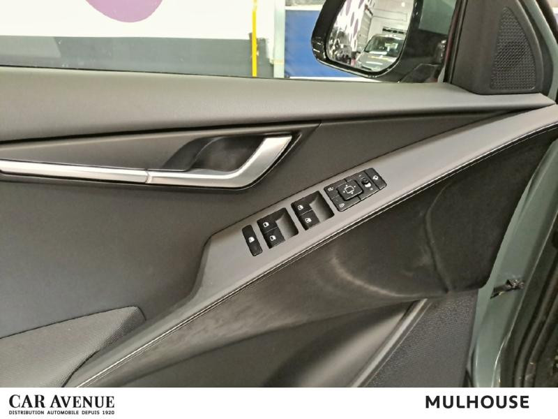Occasion KIA Niro 1.6 GDi 141ch HEV Premium DCT6 2024 Vert Aventurine Métallisé/Montant Noir 31490 € à Mulhouse