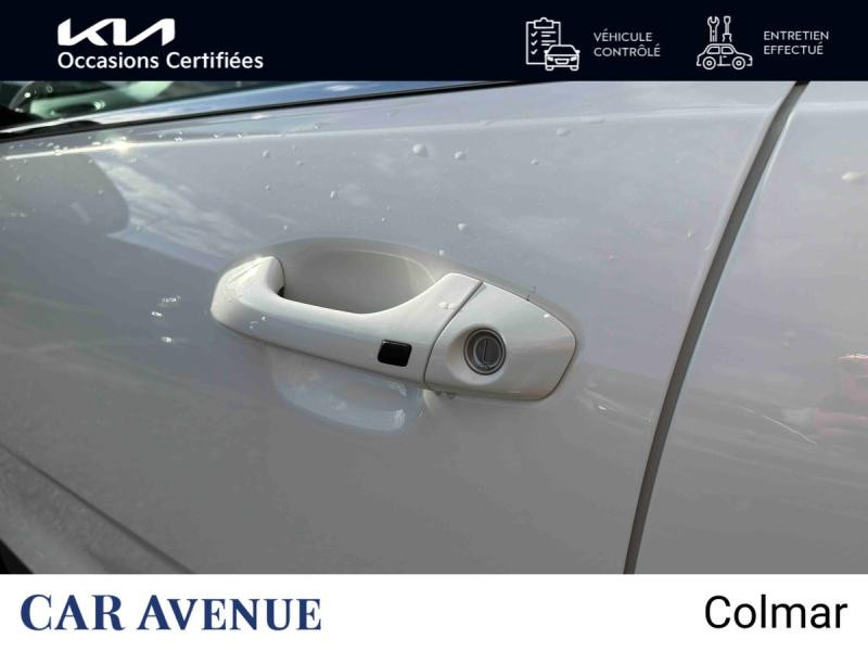 Used KIA Stonic 1.0 T-GDi 120 MHEV GT Line Gps Caméra Carplay Clim auto 2023 Blanc € 18490 in Colmar