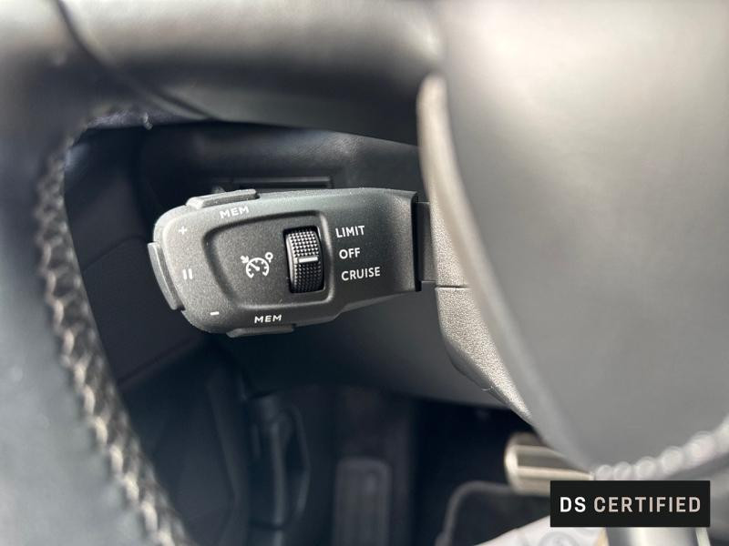 Used DS DS 3 Crossback PureTech 130ch Ines de la Fressange Paris 2021 Bleu Encre (M) - Toit Noir Perla Nera € 15790 in Metz