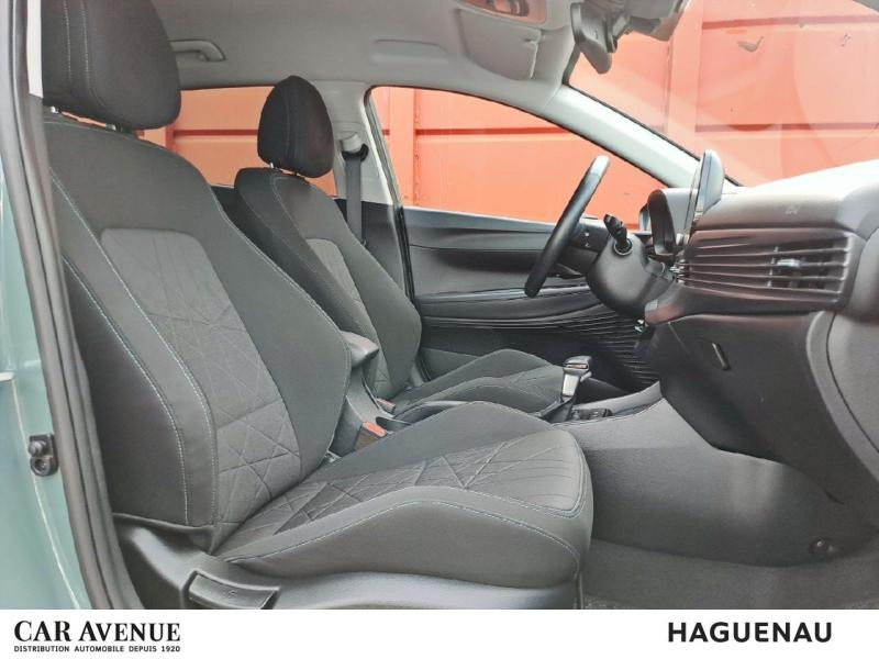 Used HYUNDAI Bayon 1.0 T-GDi 100 Hybrid 48V Creative DCT-7 Garantie 05/2027 2022 Mangrove Green Métal/Toit/rétros Black € 17990 in Haguenau