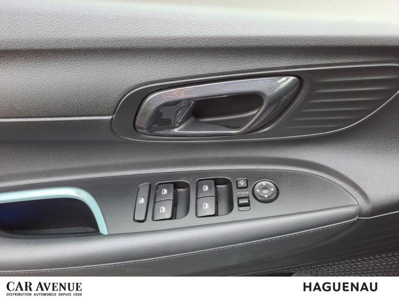 Used HYUNDAI Bayon 1.0 T-GDi 100 Hybrid 48V Creative DCT-7 Garantie 05/2027 2022 Mangrove Green Métal/Toit/rétros Black € 17990 in Haguenau