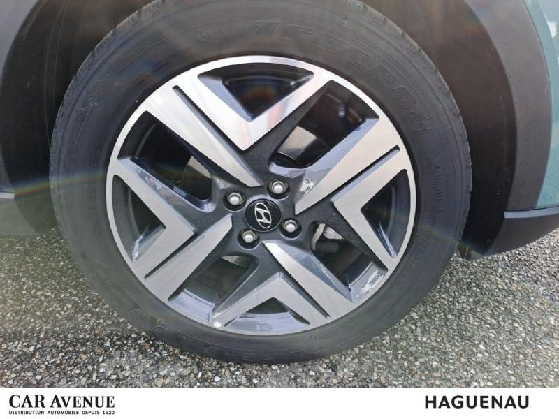 Used HYUNDAI Bayon 1.0 T-GDi 100 Hybrid 48V Creative DCT-7 Garantie 05/2027 2022 Mangrove Green Métal/Toit/rétros Black € 17990 in Haguenau