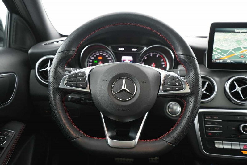 Used MERCEDES-BENZ GLA GLA 200 AMG Line 2019 Noir € 28890 in Eupen