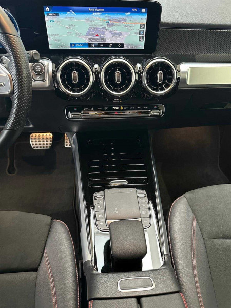 Used MERCEDES-BENZ GLB 180 GLB 180 AMG Line 7 places 2022 Argent € 45890 in Eupen
