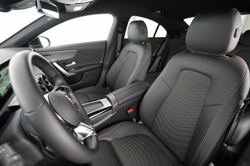 Used MERCEDES-BENZ CLA CLA 250 e Coupé Progressive 2024 Noir € 37890 in Eupen