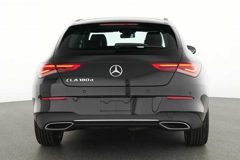 Used MERCEDES-BENZ CLA 180 Shooting Brake CLA 180 d Shooting Brake Progressive 2023 Noir € 31890 in Liège