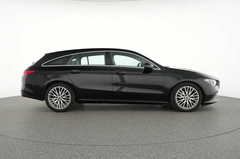 Used MERCEDES-BENZ CLA 180 Shooting Brake CLA 180 d Shooting Brake Progressive 2023 Noir € 31890 in Liège