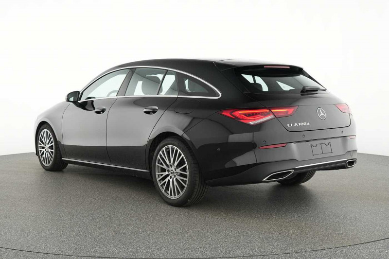 Used MERCEDES-BENZ CLA 180 Shooting Brake CLA 180 d Shooting Brake Progressive 2023 Noir € 31890 in Liège