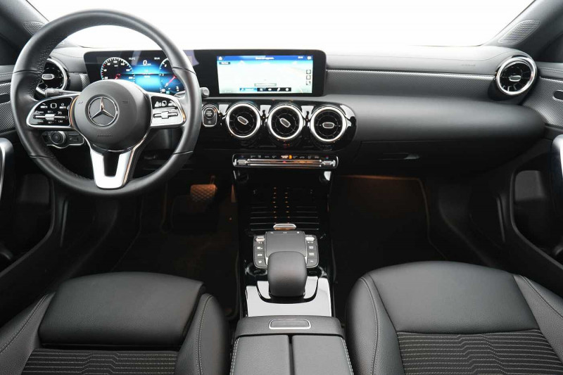 Used MERCEDES-BENZ CLA CLA 180 d Shooting Brake Progressive 2022 Argent € 26890 in Liège