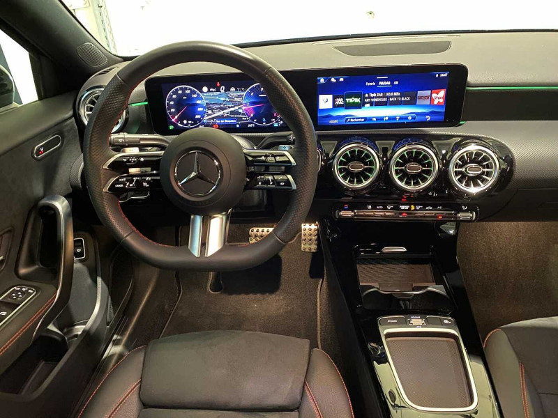 Occasion MERCEDES-BENZ Classe A A 200 d Berline AMG Line 2024 Noir 37890 € à Liège