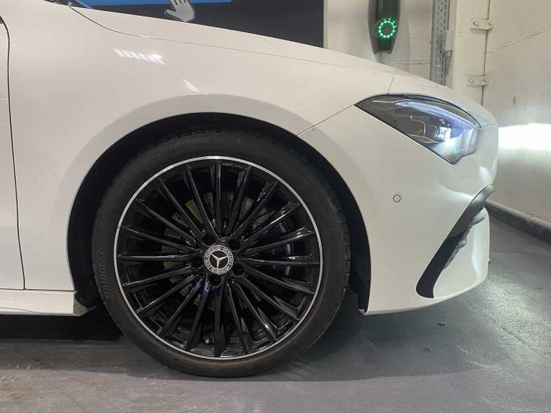 Occasion MERCEDES-BENZ CLA CLA 200 d Shooting Brake AMG Line 2023 Blanc 40890 € à Liège