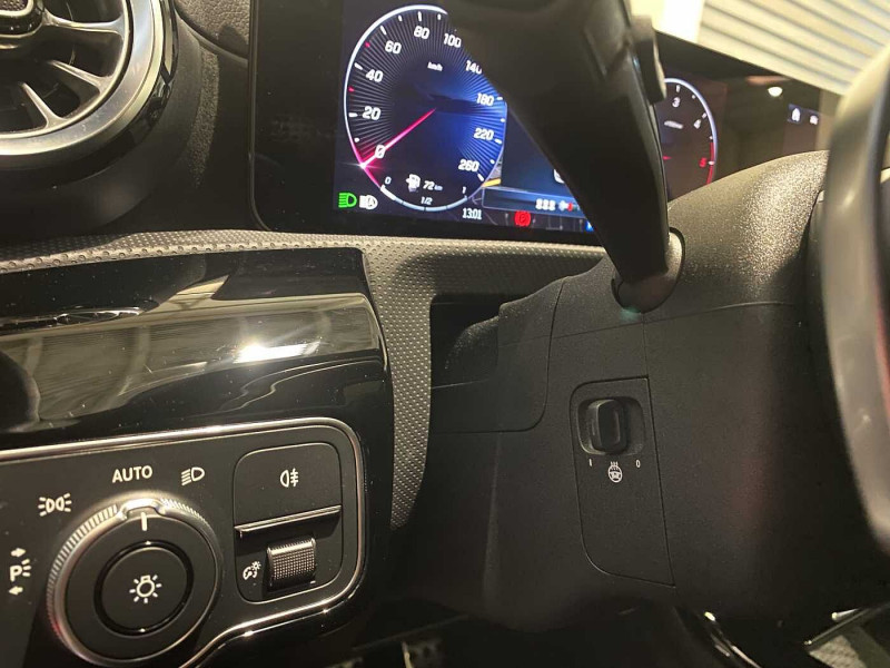 Occasion MERCEDES-BENZ CLA CLA 200 d Shooting Brake AMG Line 2023 Blanc 40890 € à Liège
