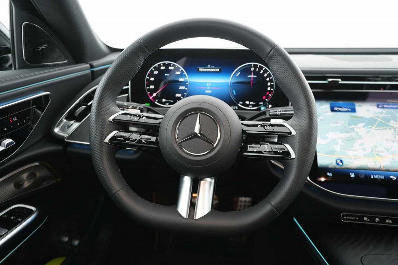 Used MERCEDES-BENZ E 300 E 300 e Break AMG Line 2024 Bleu € 67890 in Liège