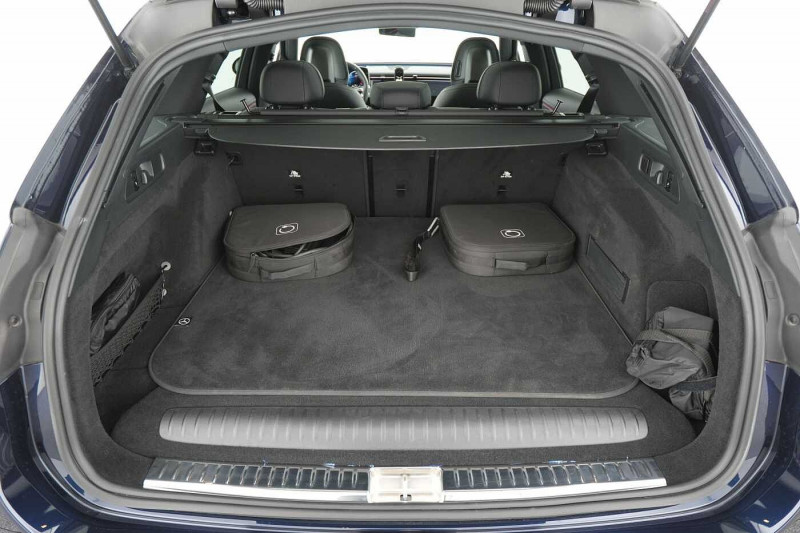Used MERCEDES-BENZ E 300 E 300 e Break AMG Line 2024 Bleu € 69890 in Liège