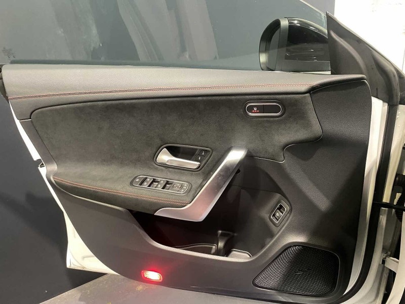 Occasion MERCEDES-BENZ CLA CLA 200 d Shooting Brake AMG Line 2023 Blanc 40890 € à Liège
