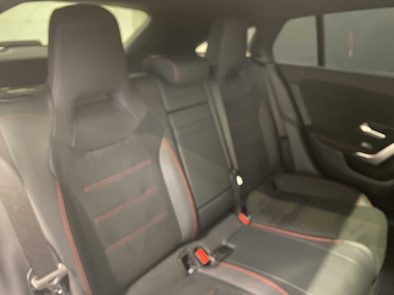 Occasion MERCEDES-BENZ CLA CLA 200 d Shooting Brake AMG Line 2023 Blanc 40890 € à Liège