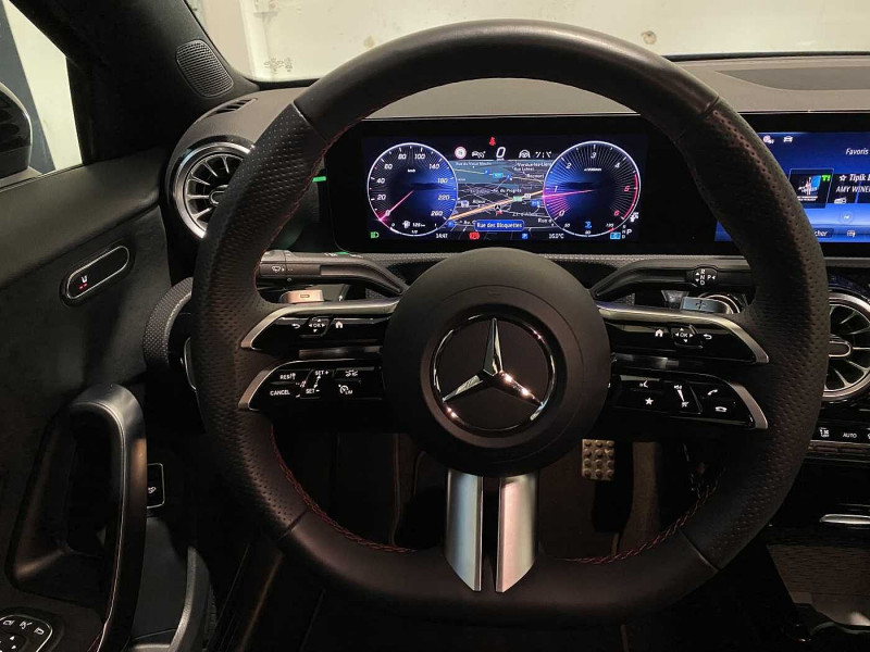 Occasion MERCEDES-BENZ Classe A A 200 d Berline AMG Line 2024 Noir 37890 € à Liège