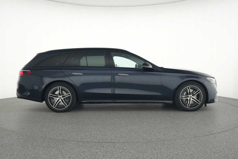 Used MERCEDES-BENZ E 300 E 300 e Break AMG Line 2024 Bleu € 65890 in Liège