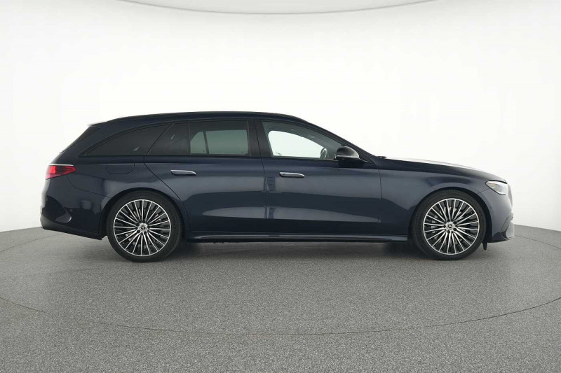Used MERCEDES-BENZ E 300 E 300 e Break AMG Line 2024 Bleu € 64890 in Liège