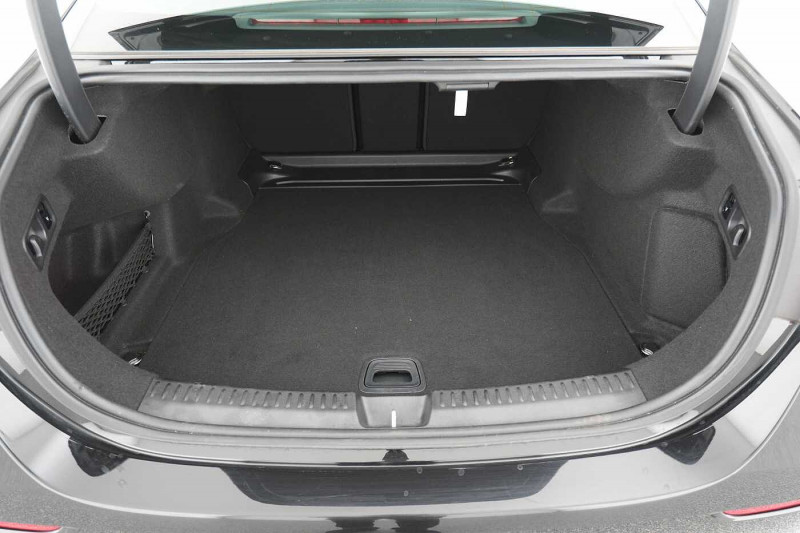 Occasion MERCEDES-BENZ Classe E E 220 d Berline 2024 Noir 52900 € à Liège