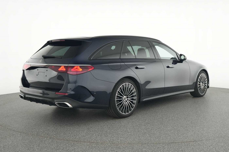 Used MERCEDES-BENZ E 300 E 300 e Break AMG Line 2024 Bleu € 64890 in Liège