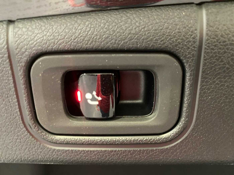 Occasion MERCEDES-BENZ E 300 E 300 de 4MATIC AMG Line 2024 Gris 64890 € à Liège