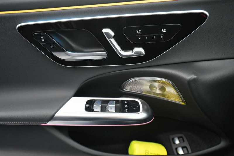 Occasion MERCEDES-BENZ E 300 E 300 e Break AMG Line 2024 Bleu 64890 € à Verviers