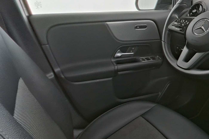 Occasion MERCEDES-BENZ GLA GLA 180 Off-Roader 2021 Noir 29890 € à Verviers