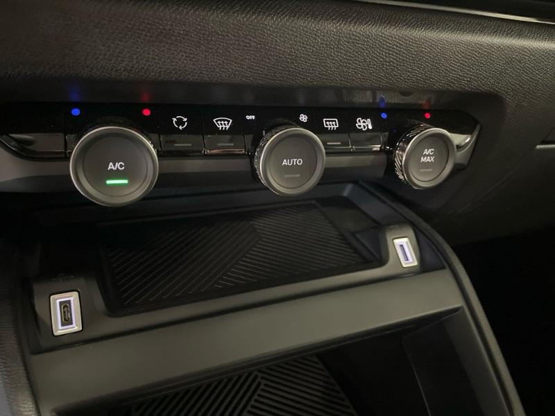 Used CITROEN C4 Moteur électrique 136ch (100 kW) Shine Automatique 2023 Gris Platinium (M) € 19990 in Leudelange