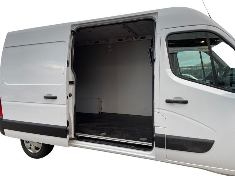 Used NISSAN Interstar Fg L2H2 3t5 2.3 dCi 135ch N-Connecta 2023 Blanc Minéral € 27990 in Leudelange