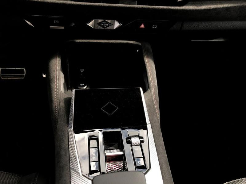 Used DS DS 4 E-TENSE 225ch Performance Line + 2023 Blanc Nacré (N) € 35490 in Leudelange